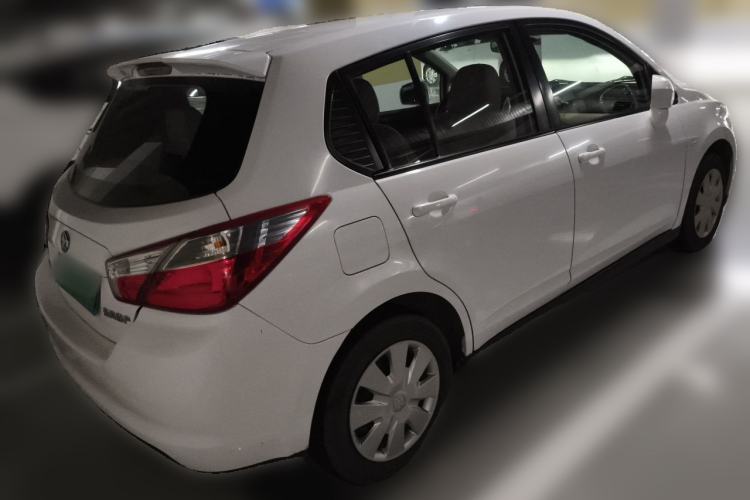 Used Venucia R50 2013 1.6L Manual Fashion Edition Rear Right 45 Deg