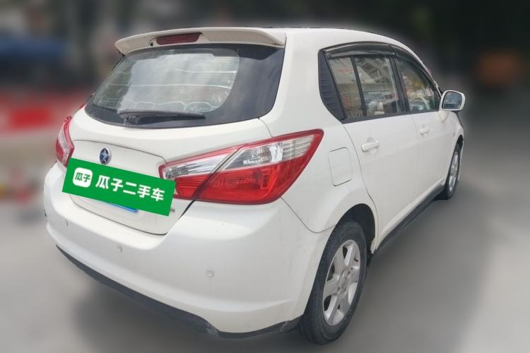 Used Venucia R50 2013 1.6L Automatic Luxury Edition Rear Right 45 Deg