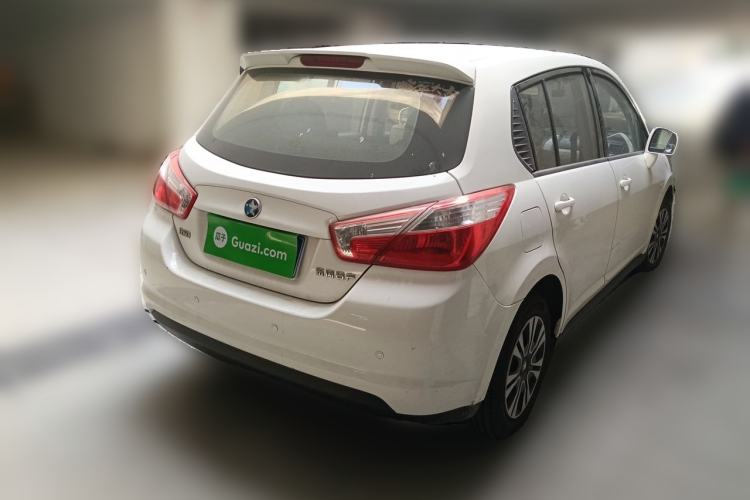 Used Venucia R50 2013 1.6L Manual Fashion Edition Rear Right 45 Deg