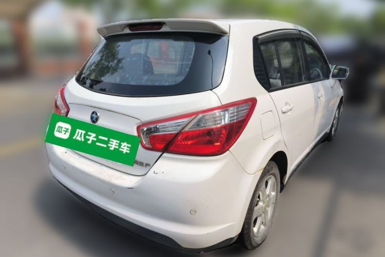 Used Venucia R50 2013 1.6L Manual Fashion Edition Rear Right 45 Deg