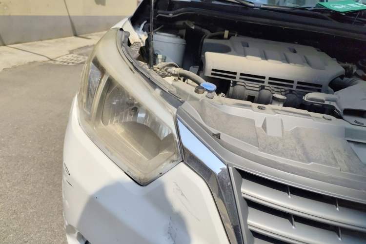 Used Venucia R50 2013 1.6L Manual Fashion Edition Right Front Headlight