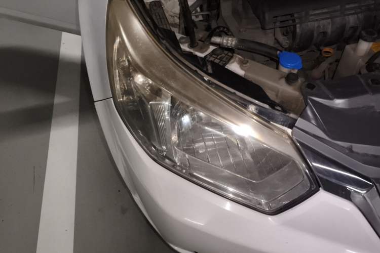 Used Venucia R50 2013 1.6L Manual Fashion Edition Right Front Headlight