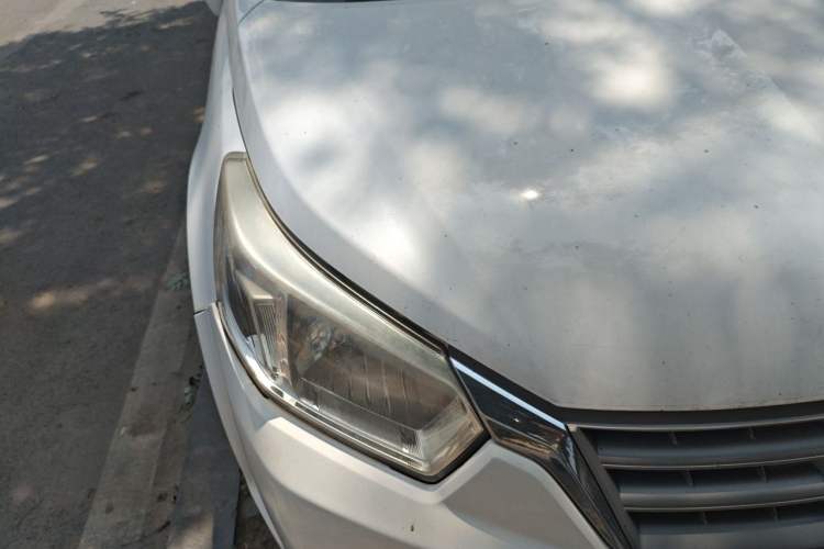 Used Venucia R50 2013 1.6L Manual Fashion Edition Right Front Headlight