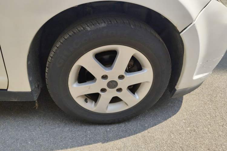 Used Venucia R50 2013 1.6L Manual Fashion Edition Right Front Wheel Hub