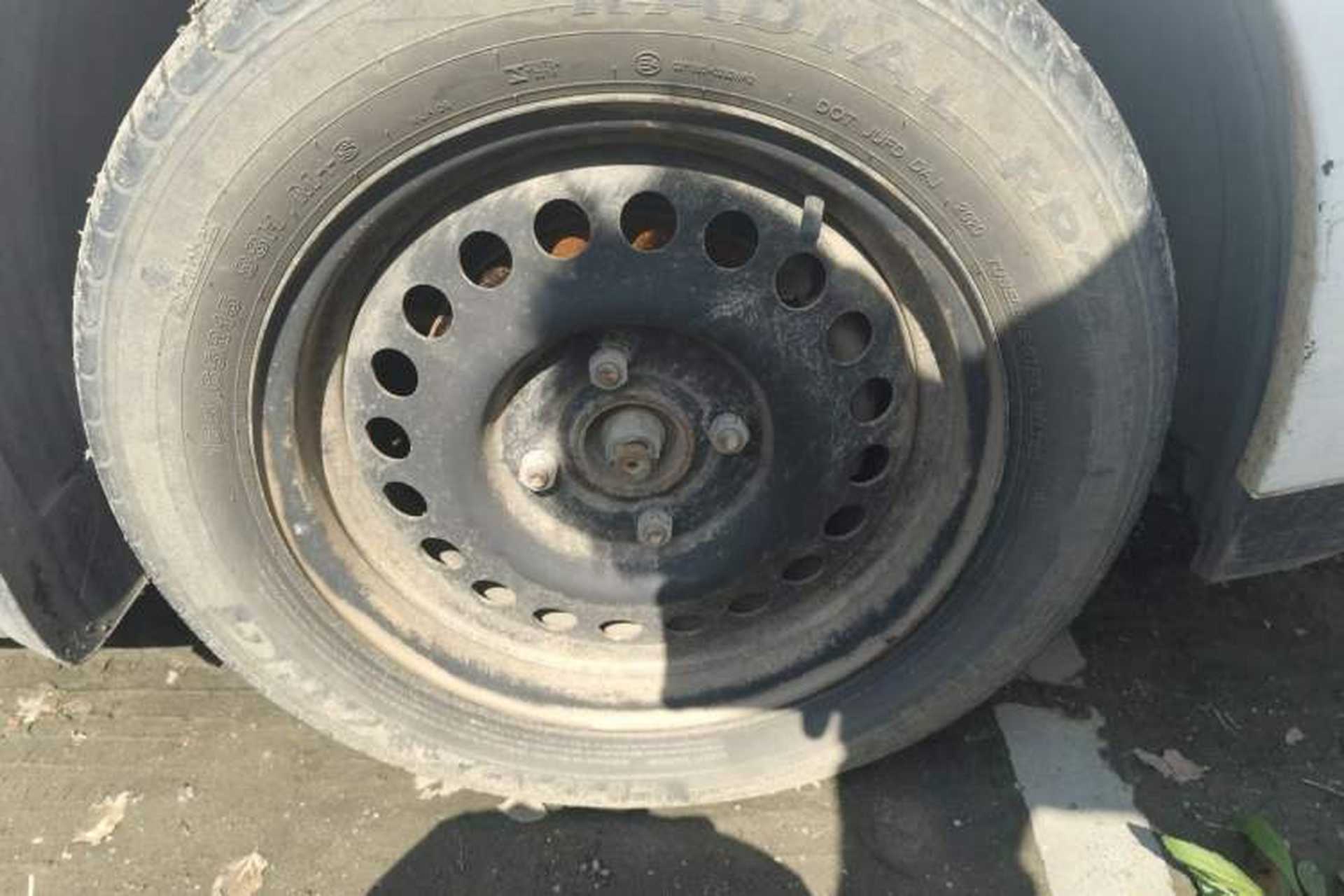 Used Venucia R50 2013 1.6L Automatic Fashion Edition Right Front Wheel Hub