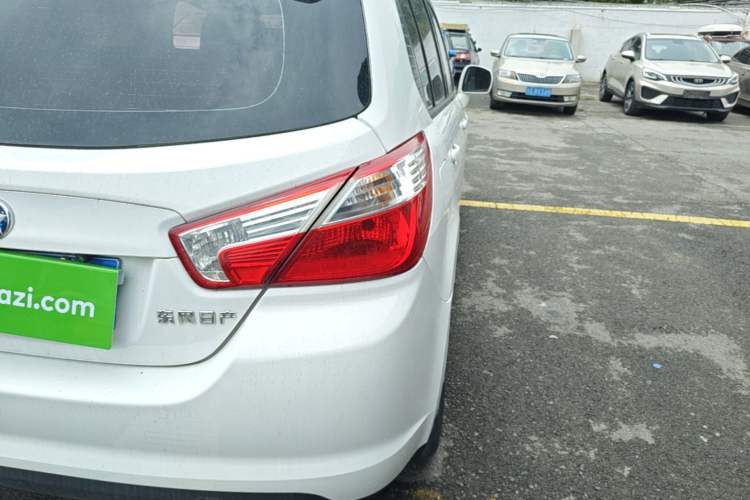 Used Venucia R50 2013 1.6L Manual Fashion Edition Right Rear Taillight