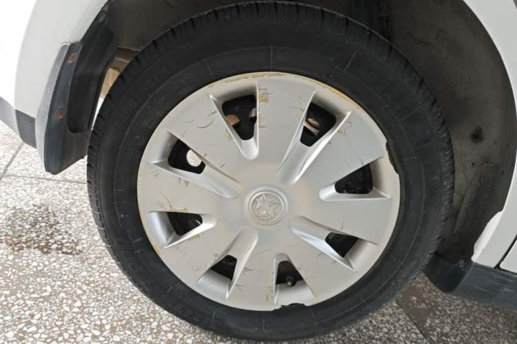 Used Venucia R50 2013 1.6L Manual Fashion Edition Right Rear Wheel Hub