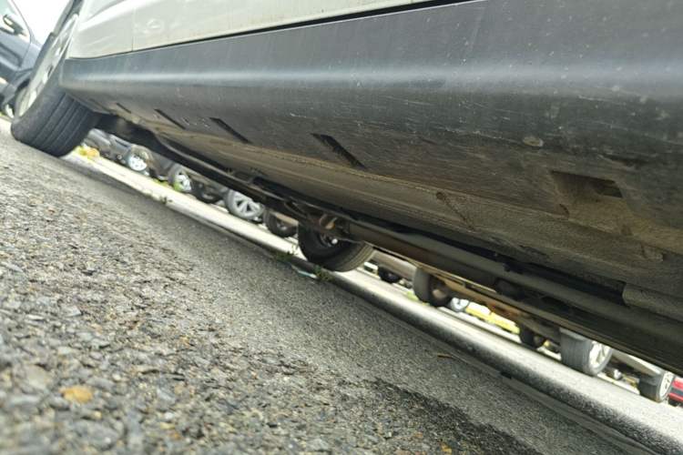 Used Venucia R50 2013 1.6L Manual Fashion Edition Right Side Sill