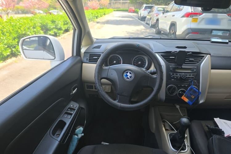 Used Venucia R50 2013 1.6L Manual Fashion Edition Steering Wheel