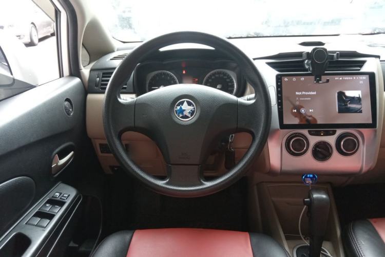 Used Venucia R50 2013 1.6L Automatic Fashion Edition Steering Wheel