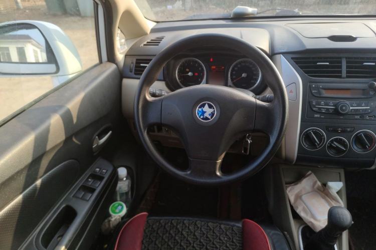 Used Venucia R50 2013 1.6L Manual Fashion Edition Steering Wheel