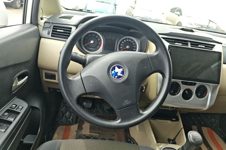 Used Venucia R50 2013 1.6L Manual Fashion Edition Steering Wheel
