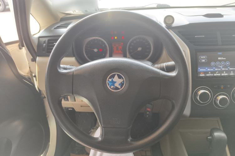 Used Venucia R50 2013 1.6L Automatic Fashion Edition Steering Wheel