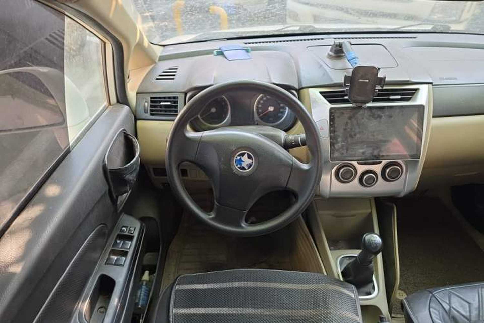 Used Venucia R50 2013 1.6L Manual Fashion Edition Steering Wheel
