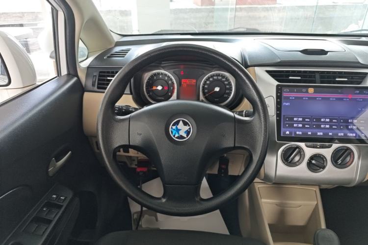 Used Venucia R50 2013 1.6L Manual Fashion Edition Steering Wheel