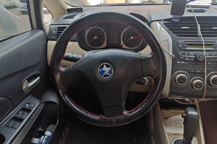 Used Venucia R50 2013 1.6L Automatic Luxury Edition Steering Wheel