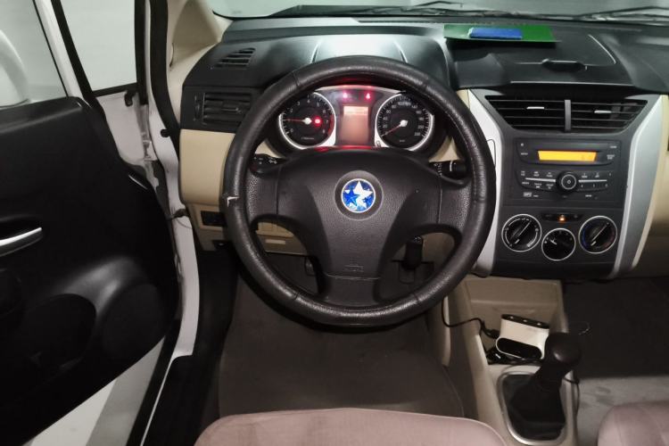 Used Venucia R50 2013 1.6L Manual Fashion Edition Steering Wheel