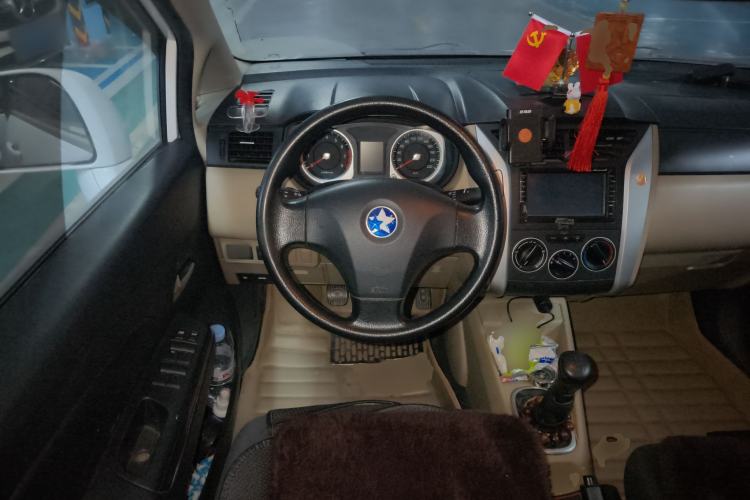 Used Venucia R50 2013 1.6L Manual Fashion Edition Steering Wheel