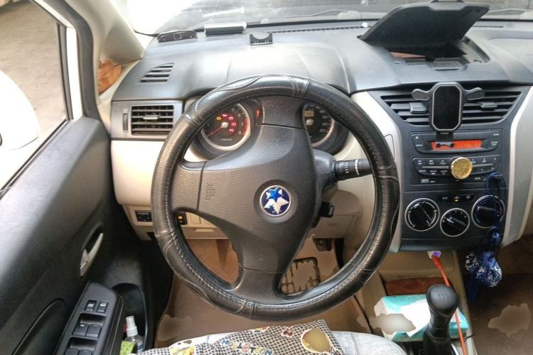 Used Venucia R50 2013 1.6L Manual Fashion Edition Steering Wheel