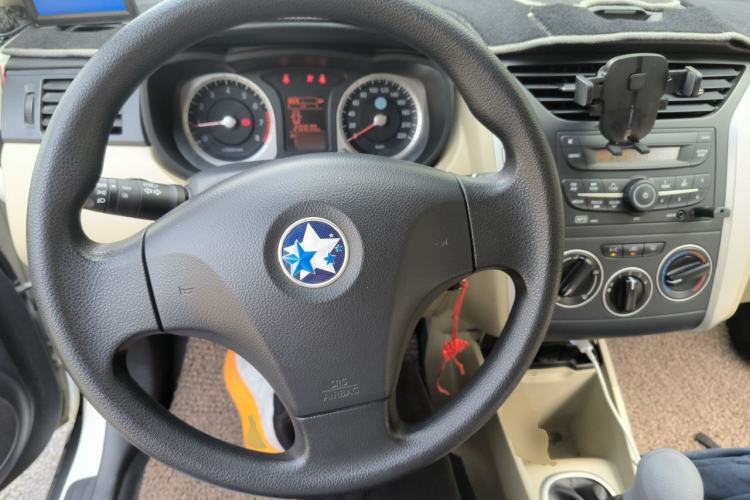 Used Venucia R50 2013 1.6L Manual Fashion Edition Steering Wheel