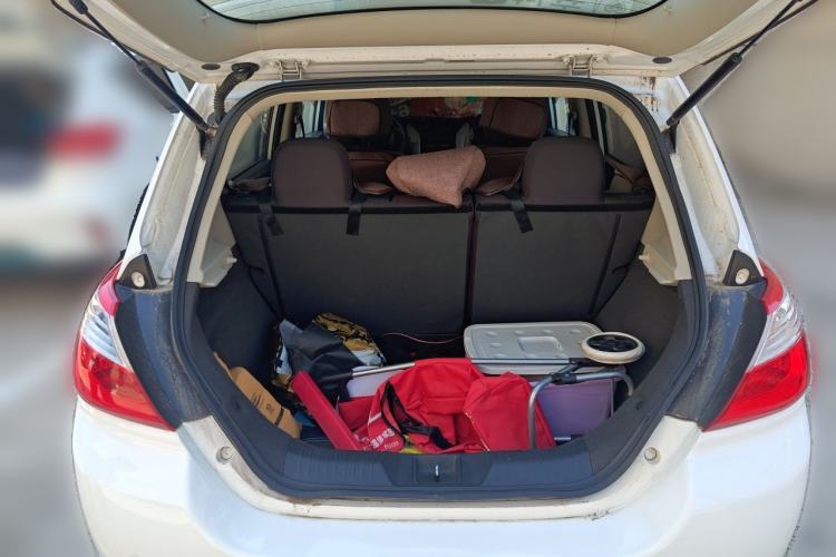 Used Venucia R50 2013 1.6L Manual Fashion Edition Trunk