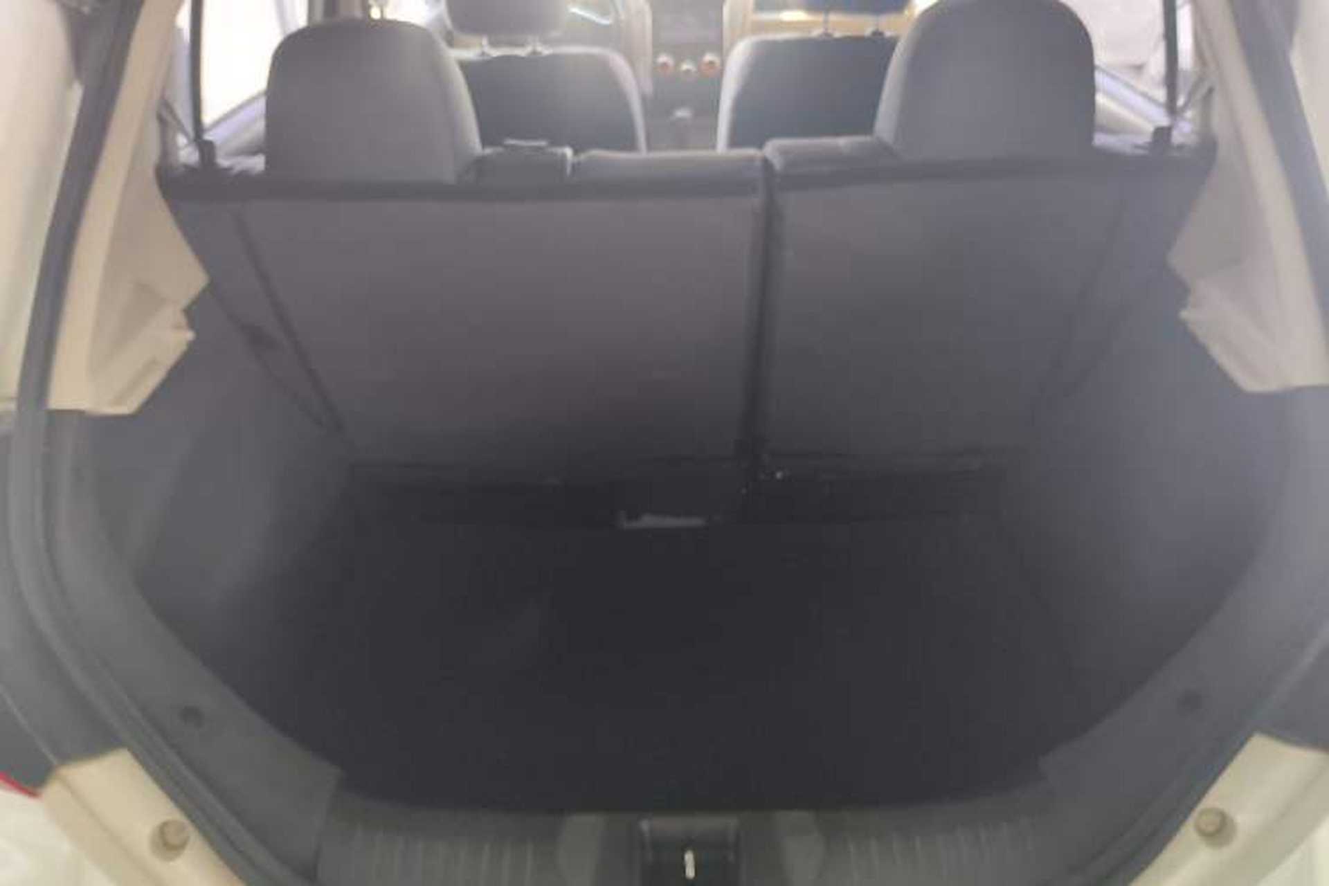 Used Venucia R50 2013 1.6L Automatic Fashion Edition Trunk