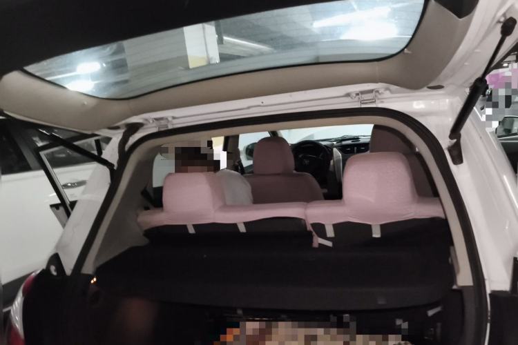 Used Venucia R50 2013 1.6L Manual Fashion Edition Trunk