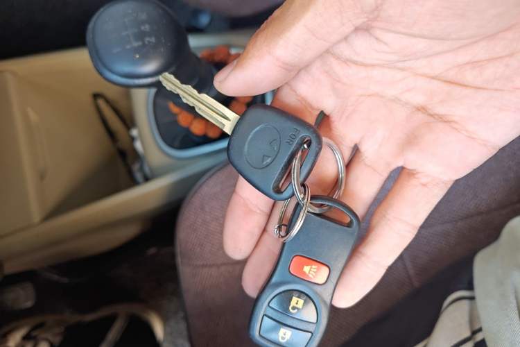 Used Venucia R50 2013 1.6L Manual Fashion Edition Vehicle Key
