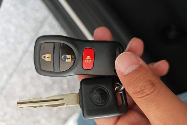 Used Venucia R50 2013 1.6L Manual Fashion Edition Vehicle Key