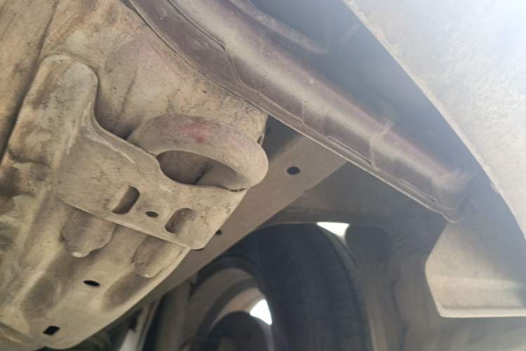Used Venucia R50 2014 1.6L Manual Splendid Edition Chassis Rear Right