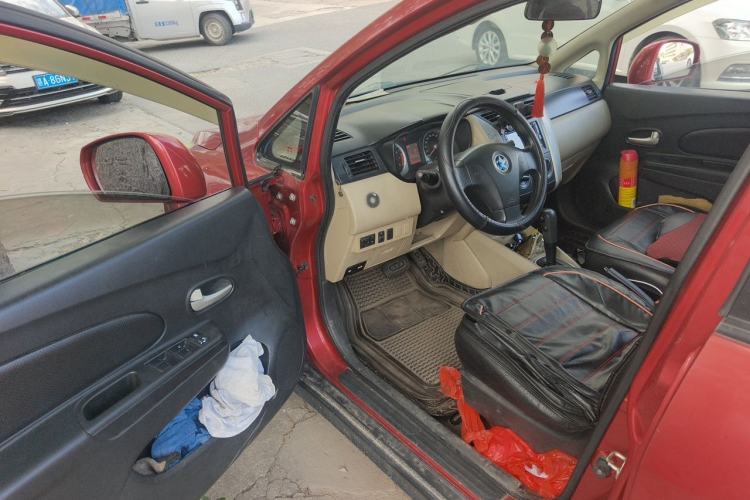 Used Venucia R50 2014 1.6L Automatic Splendid Edition Driver Seat