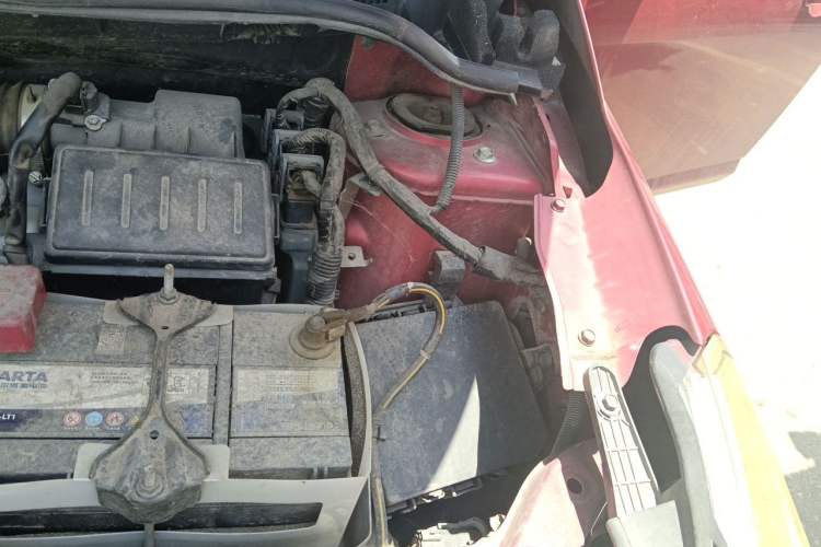 Used Venucia R50 2014 1.6L Manual Splendid Edition Engine Bay Left