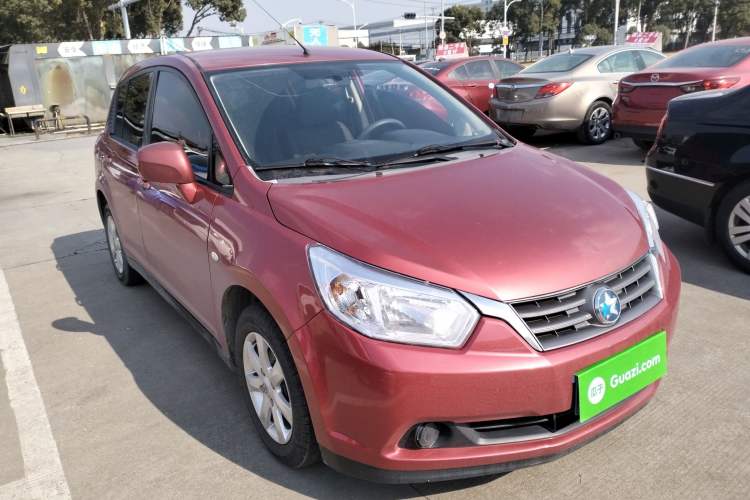 Used Venucia R50 2014 1.6L Automatic Splendid Edition Exterior 2