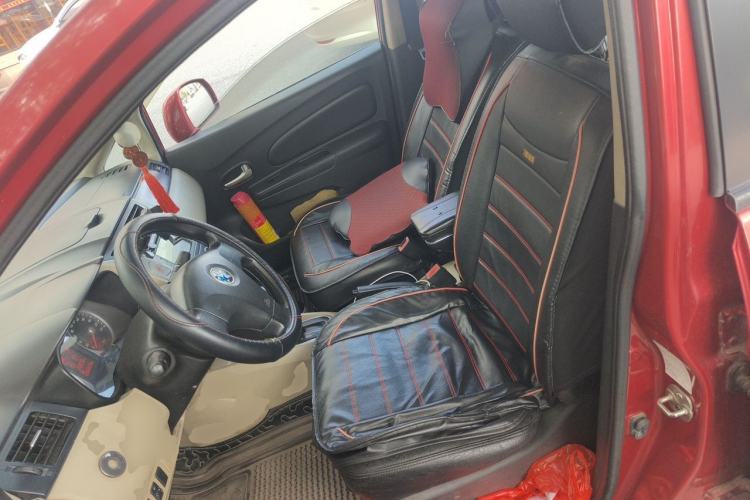 Used Venucia R50 2014 1.6L Automatic Splendid Edition Left Front Seat