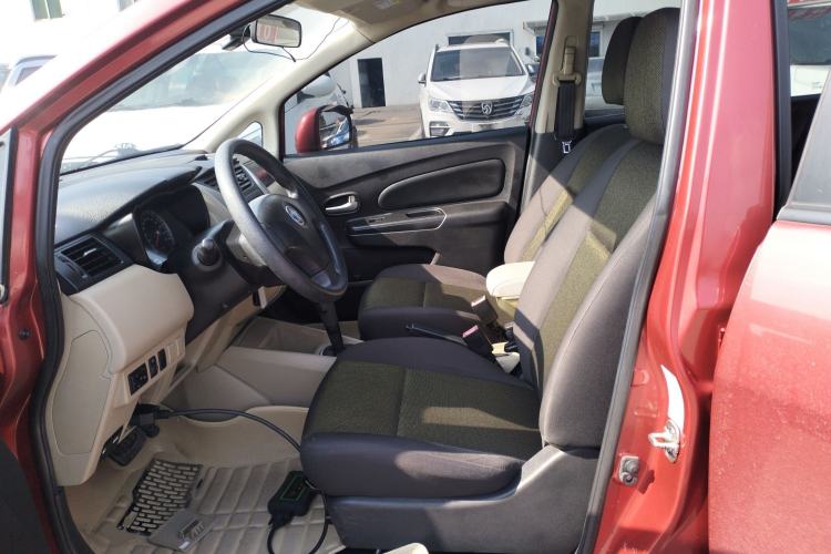 Used Venucia R50 2014 1.6L Automatic Splendid Edition Left Front Seat