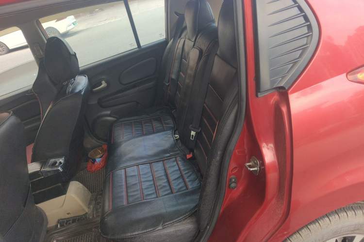 Used Venucia R50 2014 1.6L Automatic Splendid Edition Left Rear Seat