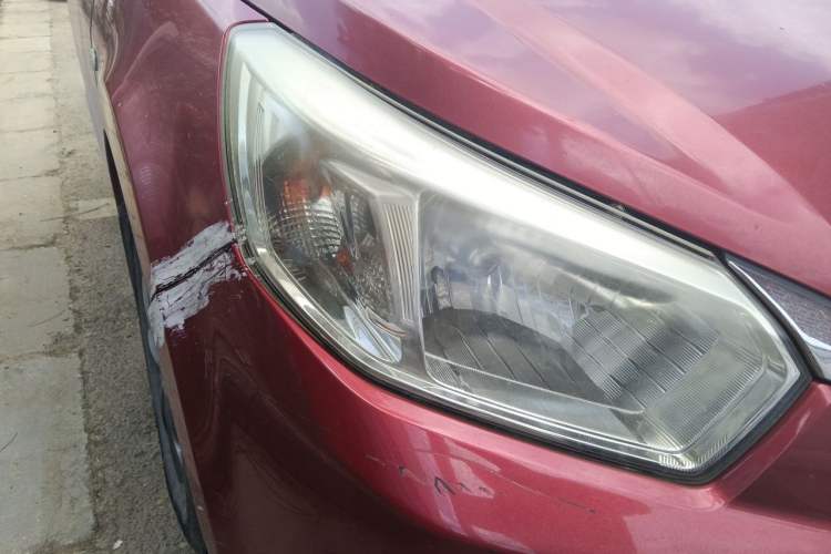 Used Venucia R50 2014 1.6L Manual Splendid Edition Right Front Headlight