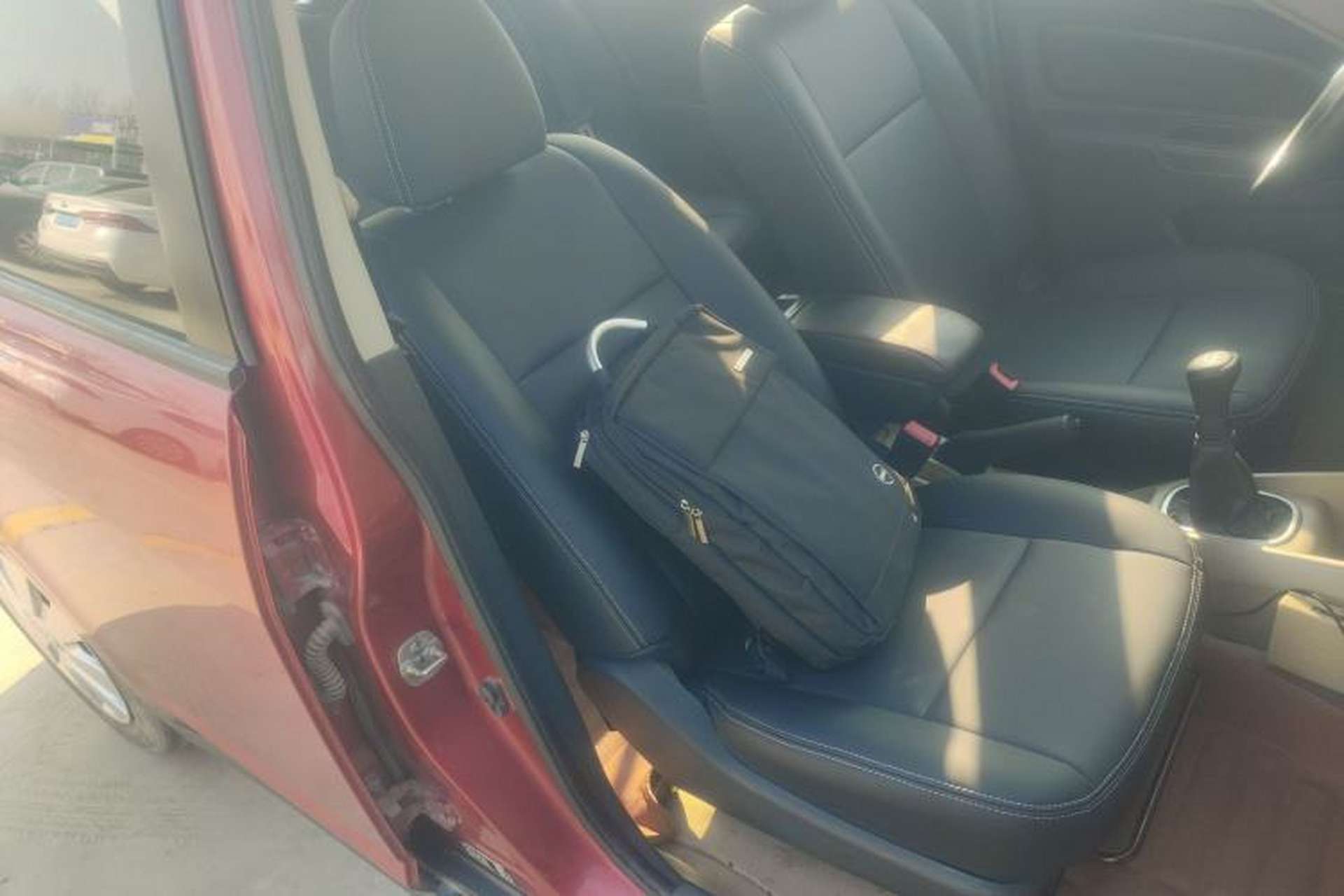 Used Venucia R50 2014 1.6L Manual Splendid Edition Right Front Seat