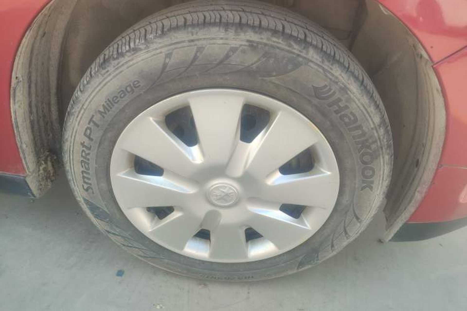 Used Venucia R50 2014 1.6L Manual Splendid Edition Right Rear Wheel Hub