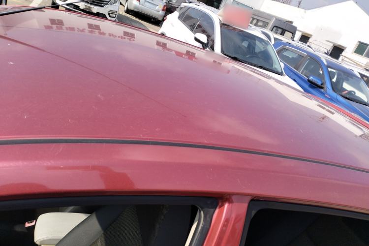 Used Venucia R50 2014 1.6L Automatic Splendid Edition Roof
