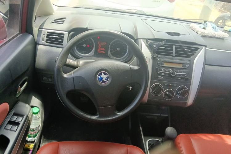 Used Venucia R50 2014 1.6L Manual Splendid Edition Steering Wheel