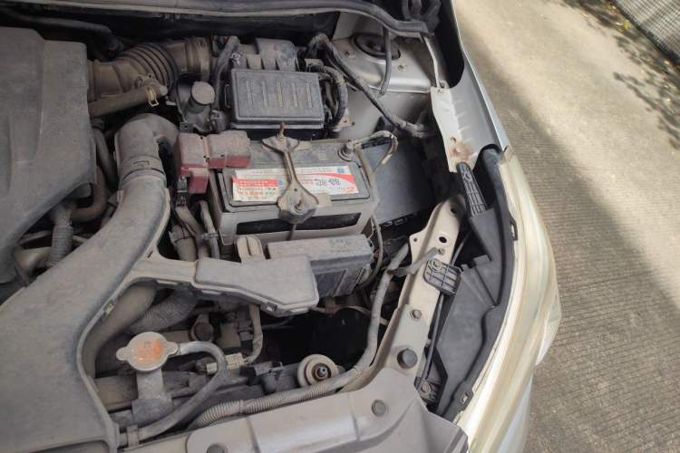Used Venucia R50 2014 1.6L Manual Splendid Edition Engine Bay Left