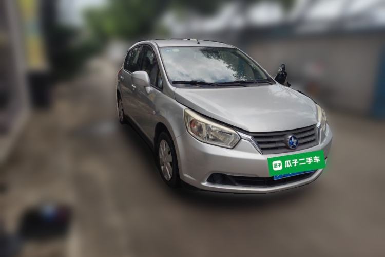Used Venucia R50 2014 1.6L Manual Splendid Edition Front Right 45 Deg