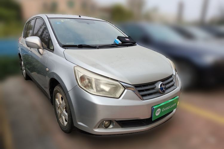 Used Venucia R50 2014 1.6L Automatic Splendid Edition Front Right 45 Deg
