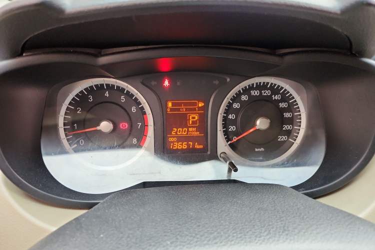 Used Venucia R50 2014 1.6L Automatic Splendid Edition Instrument Cluster