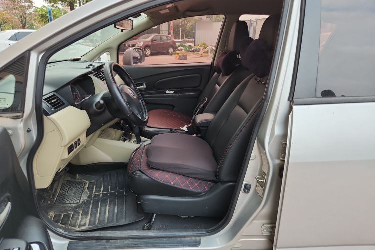 Used Venucia R50 2014 1.6L Automatic Splendid Edition Left Front Seat