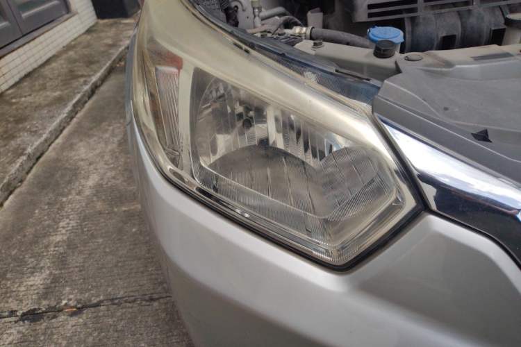 Used Venucia R50 2014 1.6L Manual Splendid Edition Right Front Headlight