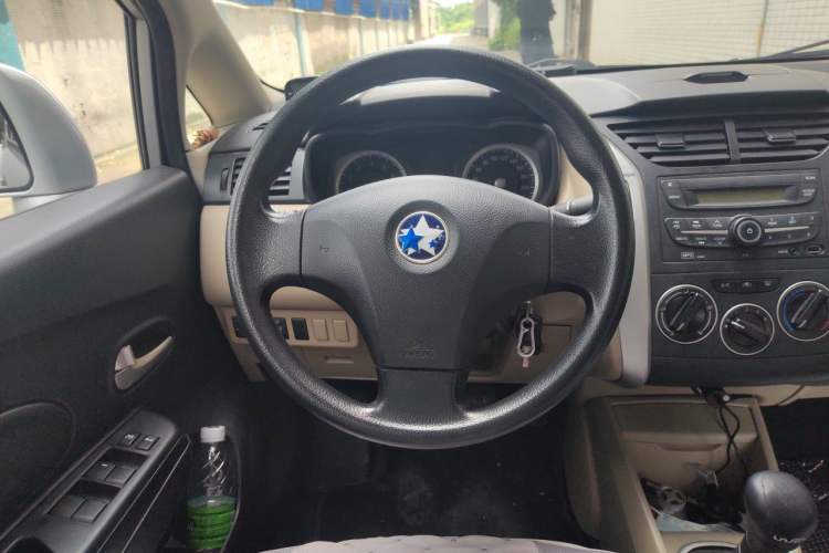 Used Venucia R50 2014 1.6L Manual Splendid Edition Steering Wheel