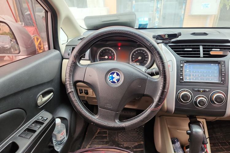 Used Venucia R50 2014 1.6L Automatic Splendid Edition Steering Wheel