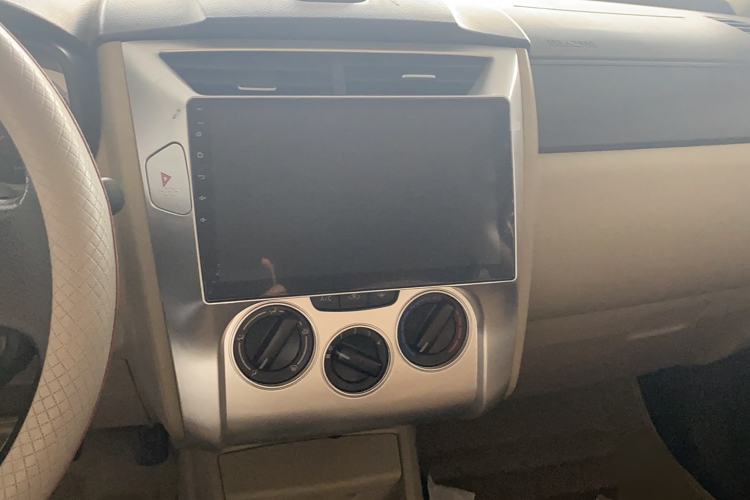 Used Venucia R50 2014 1.6L Manual Splendid Edition Audio And AC Panel